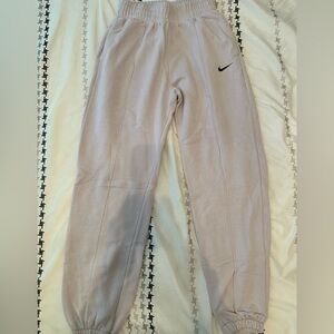 women’s nike joggers